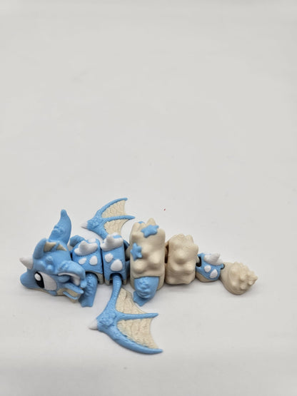 Jucarie Articulata Dragon Marin cu Ou - Figurina Flexibila