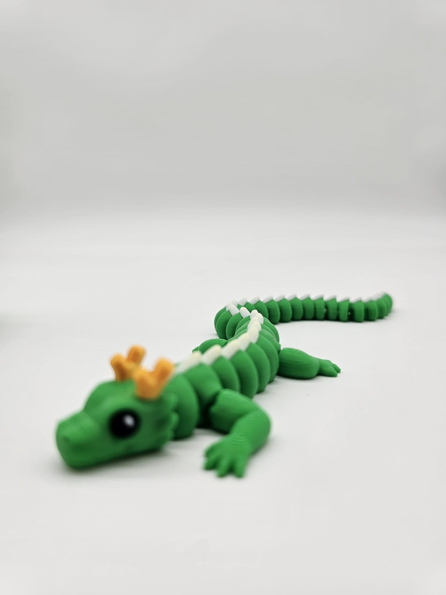 Dragon Articulat cu Ou - Jucarie Flexibila - 20cm Lungime Verde/Alb